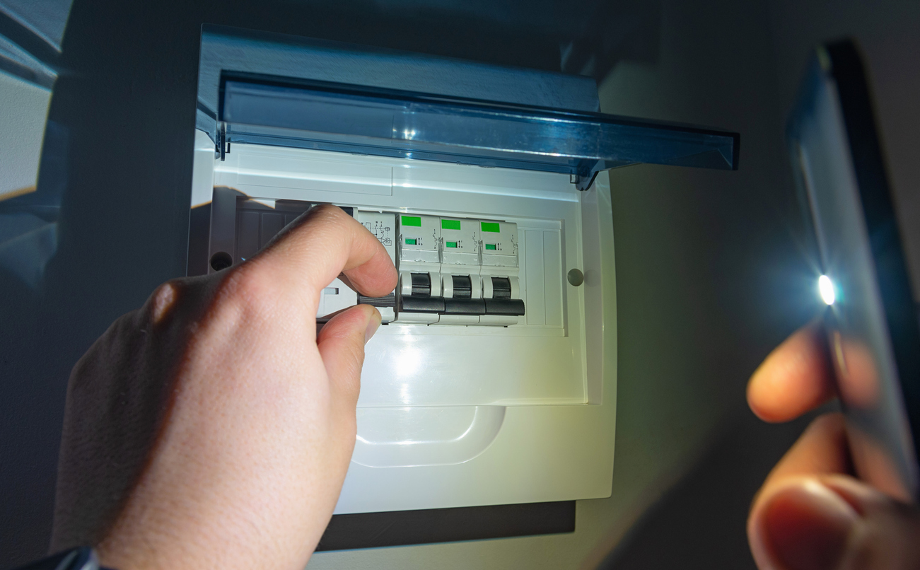 Guide On What to do During a Power Outage